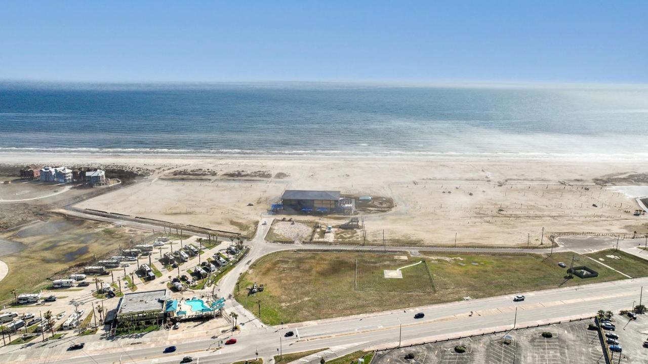 Tropical Springs Studio Apartment Two Queen Beds Galveston Extérieur photo